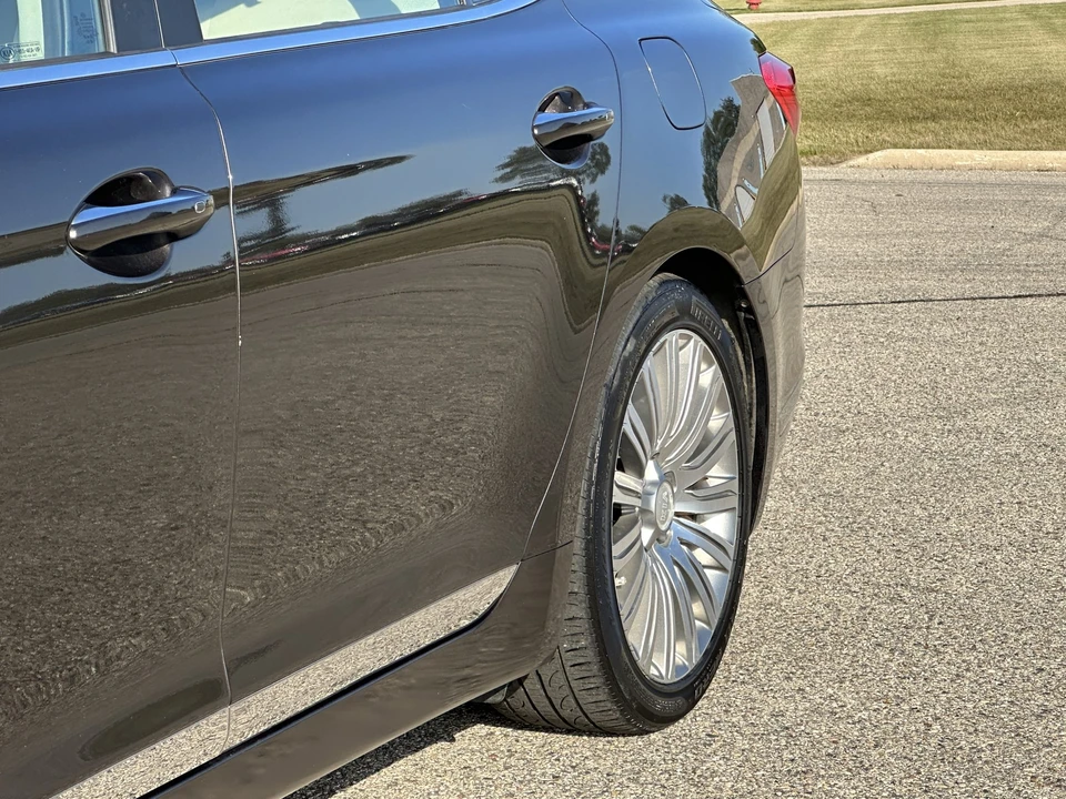 2015 Kia K900 - Image 26 of 31