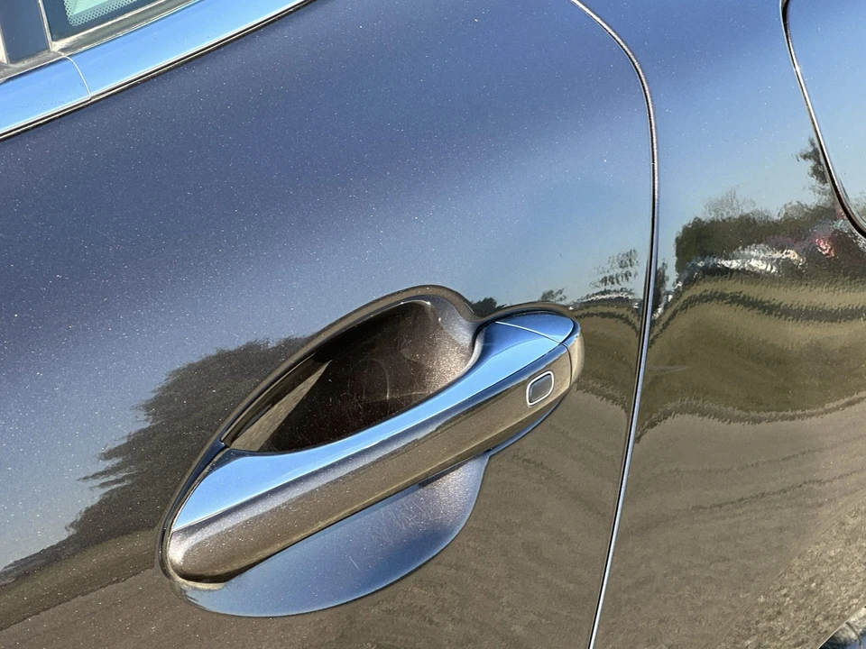 2015 Kia K900 - Image 28 of 31