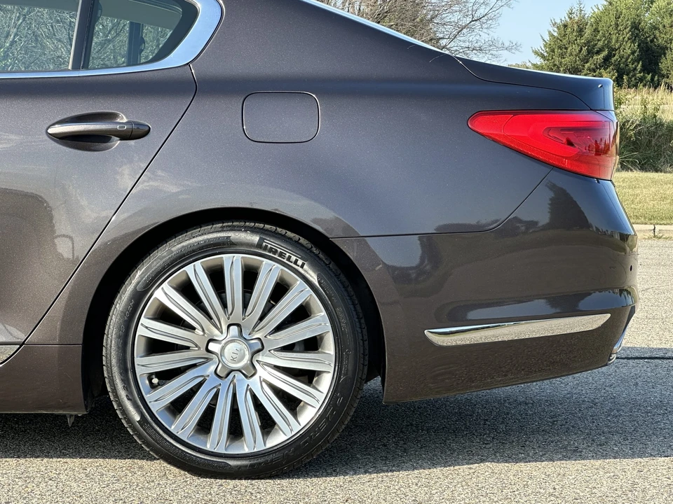 2015 Kia K900 - Image 30 of 31