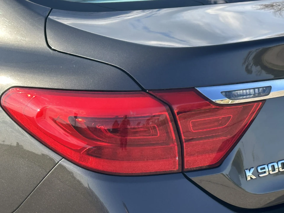 2015 Kia K900 - Image 31 of 31