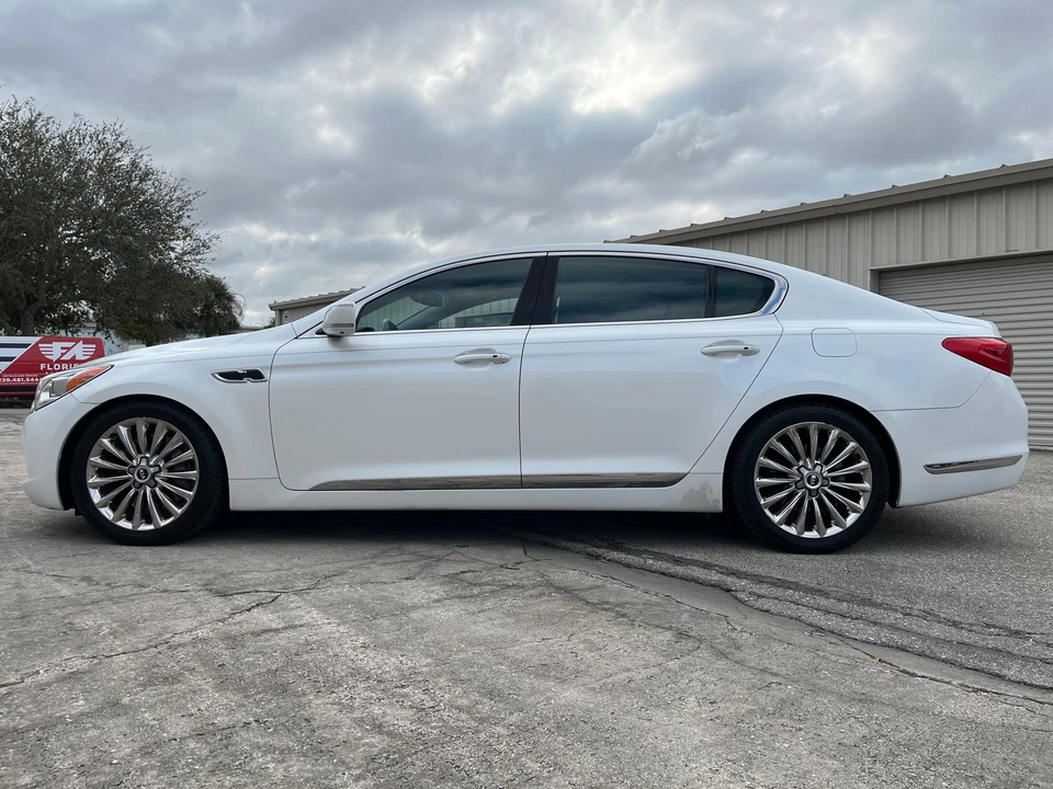 2015 Kia K900 - Image 14 of 31