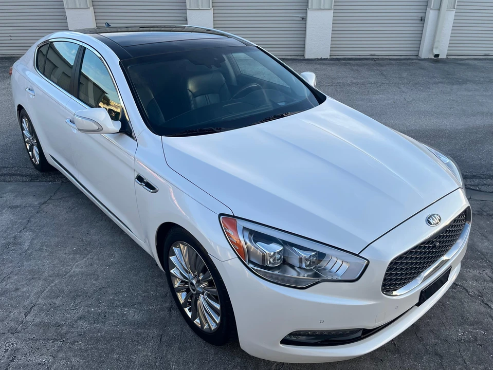 2015 Kia K900 - Image 27 of 31
