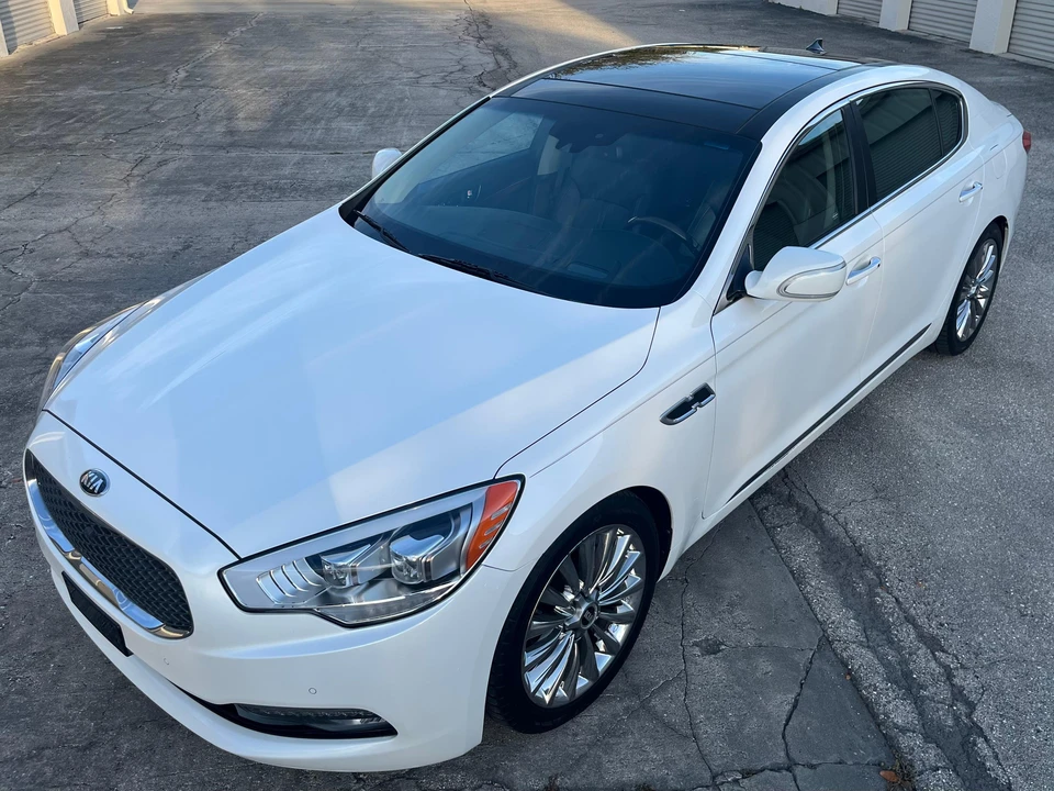 2015 Kia K900 - Image 11 of 31