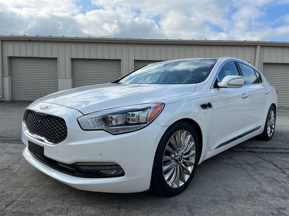 2015 Kia K900 - Image 12 of 31