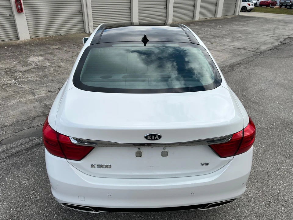 2015 Kia K900 - Image 19 of 31