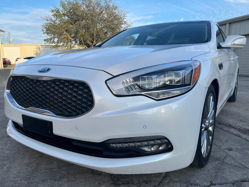 2015 Kia K900 - Image 9 of 31