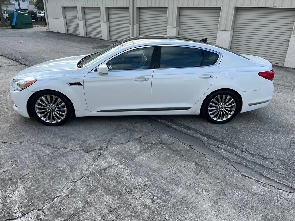 2015 Kia K900 - Image 15 of 31