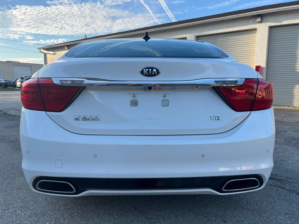 2015 Kia K900 - Image 20 of 31