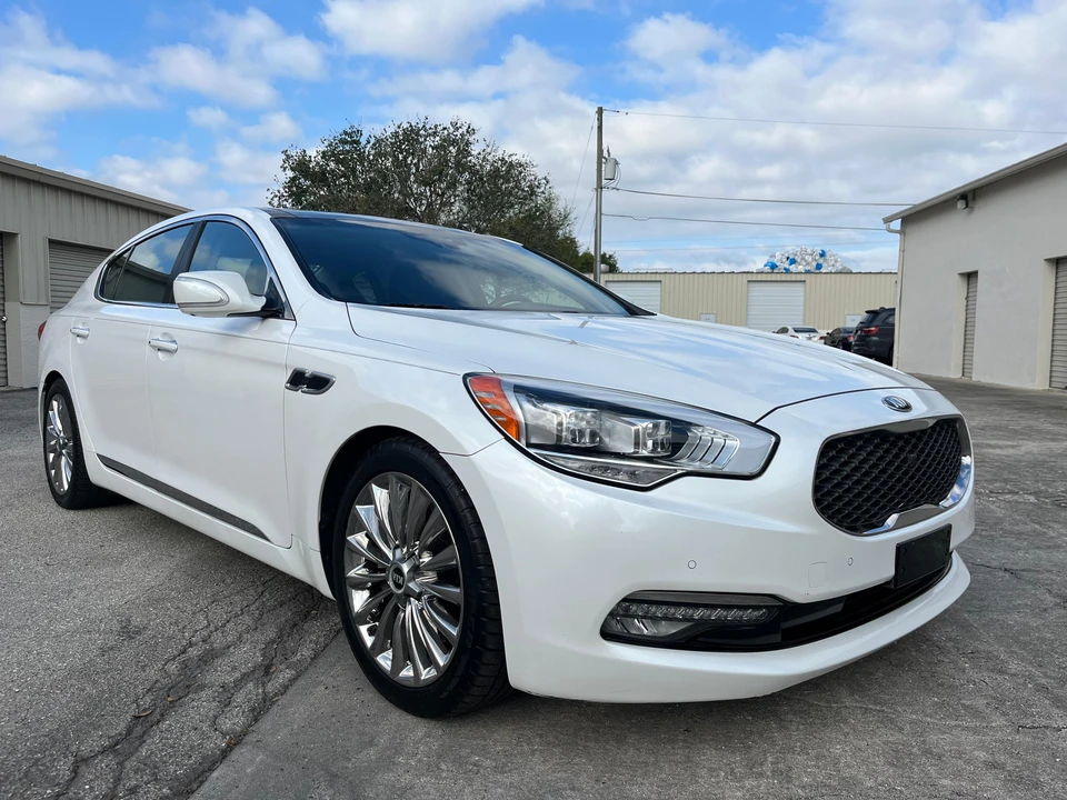 2015 Kia K900 - Image 26 of 31