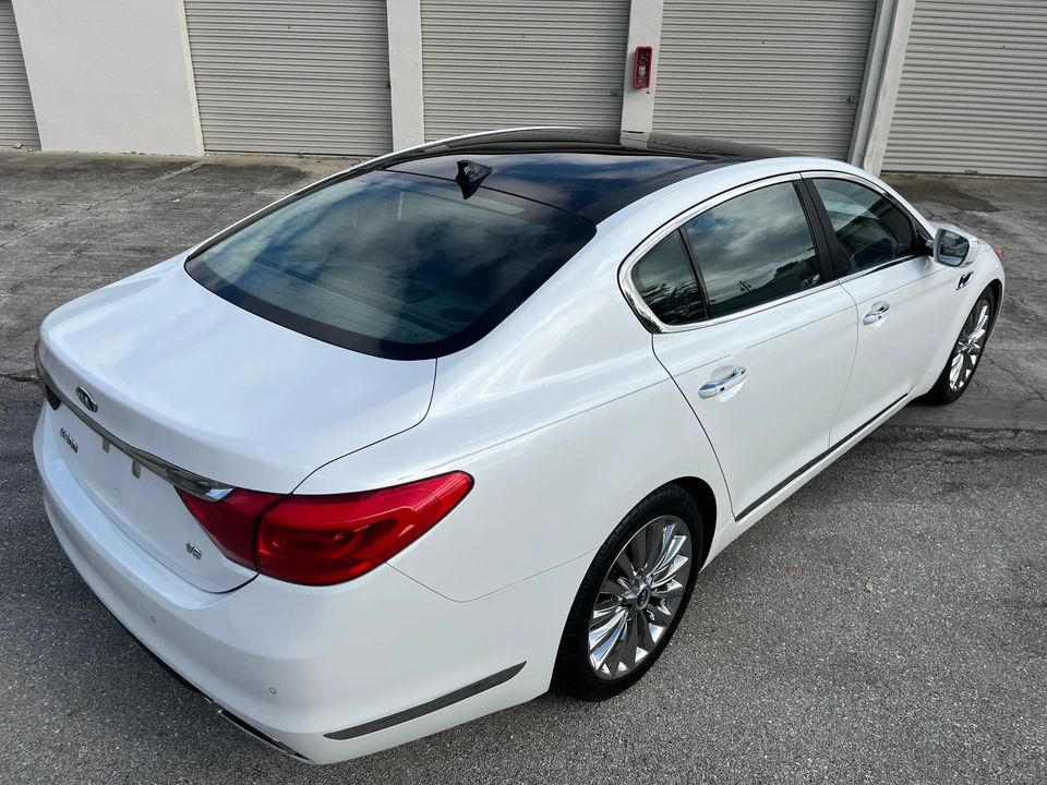 2015 Kia K900 - Image 23 of 31