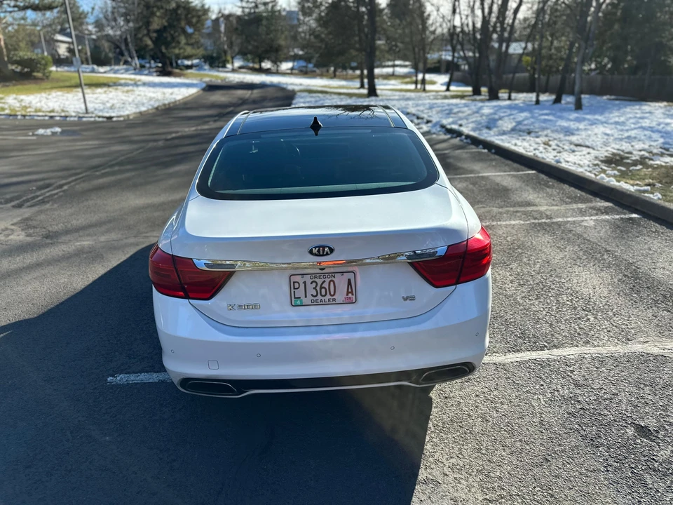 2015 Kia K900 - Image 12 of 31