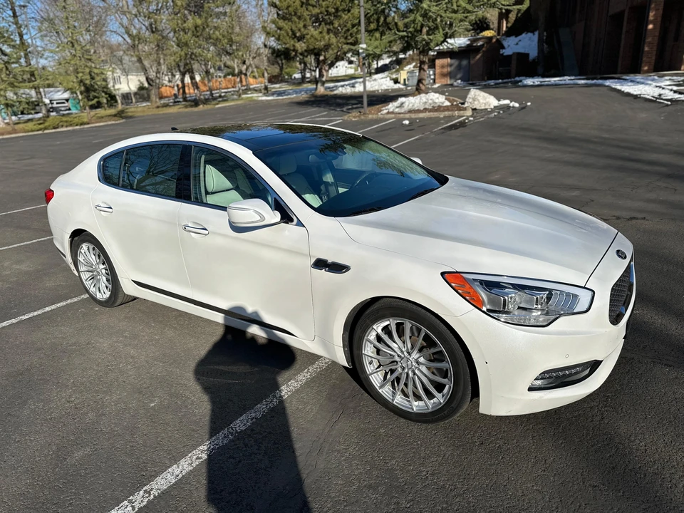 2015 Kia K900 - Image 17 of 31