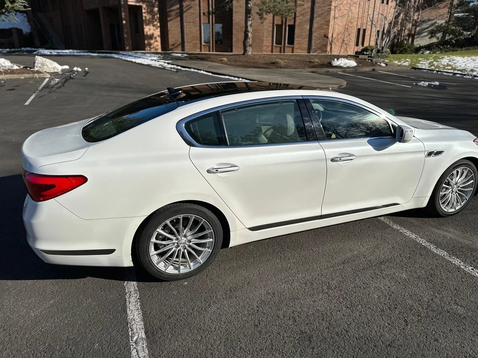 2015 Kia K900 - Image 15 of 31