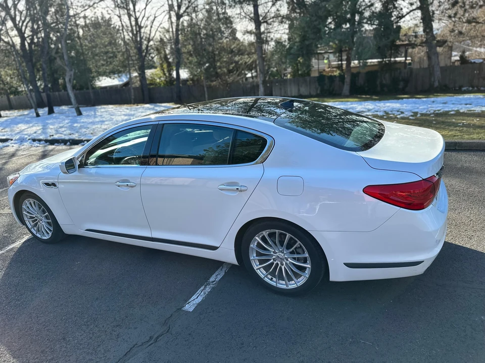 2015 Kia K900 - Image 9 of 31