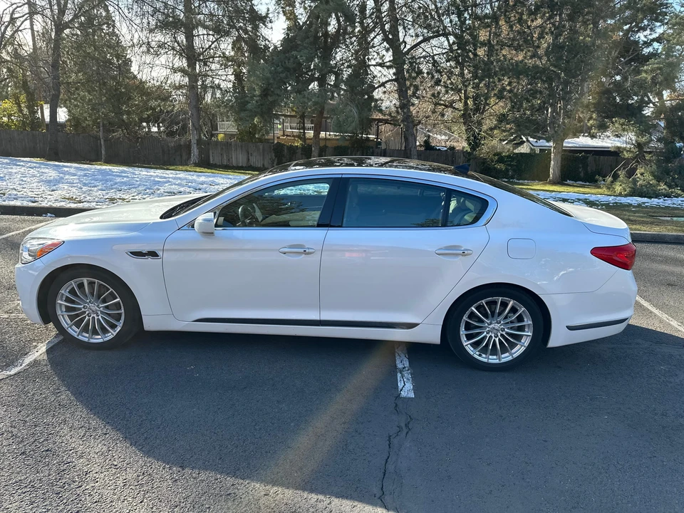 2015 Kia K900 - Image 8 of 31