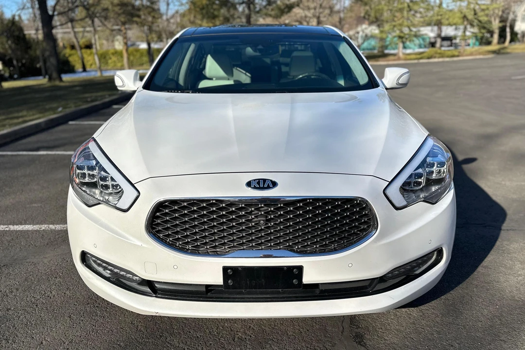 2015 Kia K900 - Image 2 of 31