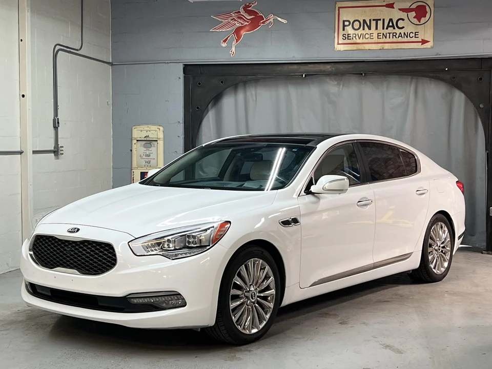 2015 Kia K900 - Image 2 of 31
