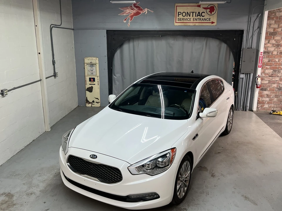 2015 Kia K900 - Image 3 of 31