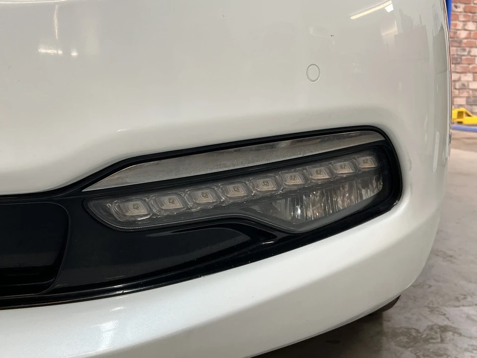 2015 Kia K900 - Image 18 of 31