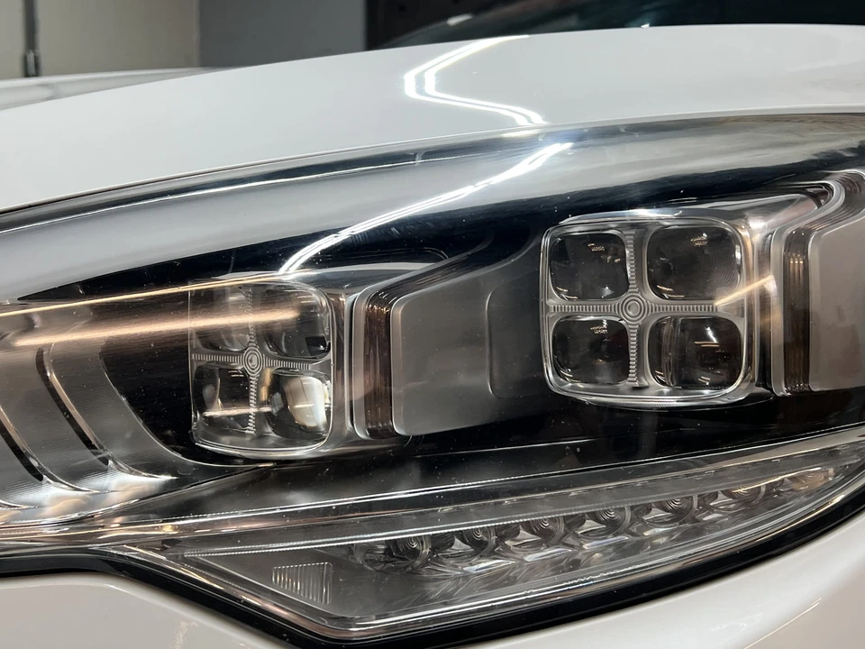 2015 Kia K900 - Image 21 of 31