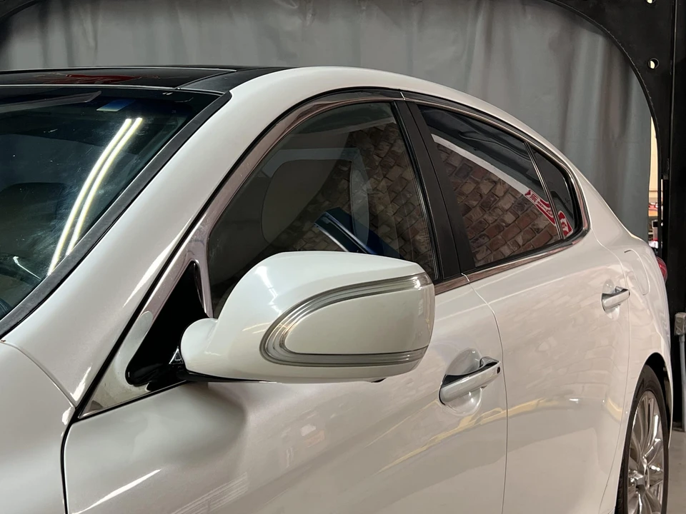 2015 Kia K900 - Image 25 of 31
