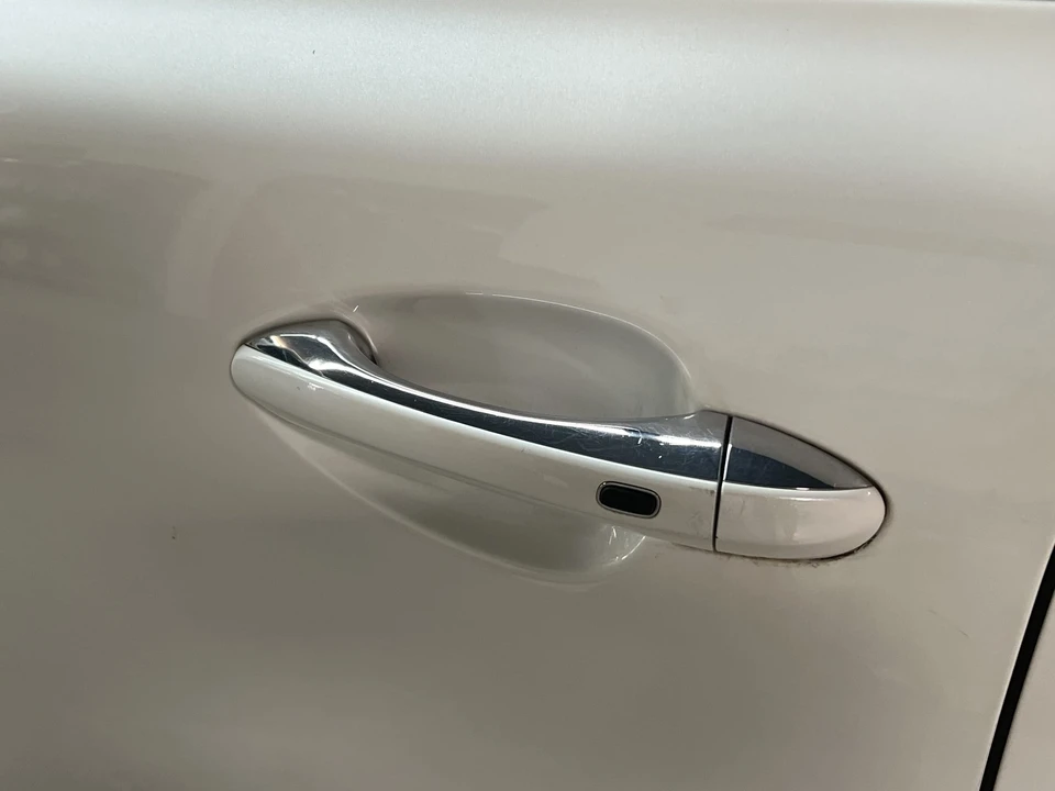 2015 Kia K900 - Image 28 of 31