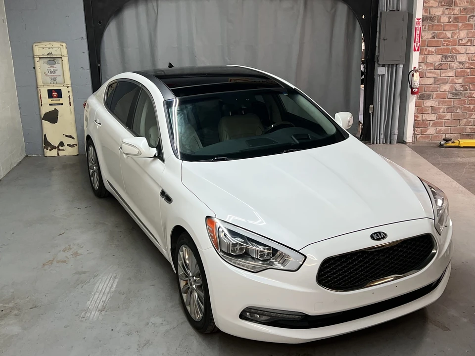 2015 Kia K900 - Image 11 of 31
