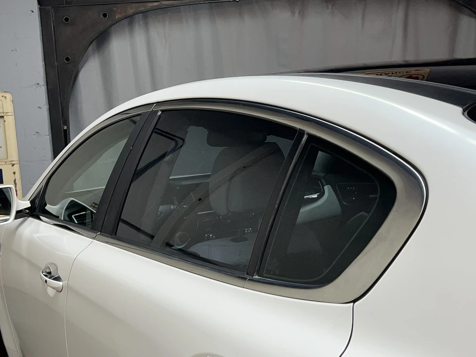 2015 Kia K900 - Image 29 of 31
