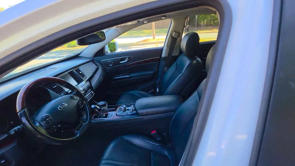 2015 Kia K900 - Image 16 of 16