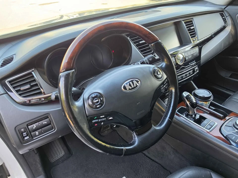 2015 Kia K900 - Image 6 of 16