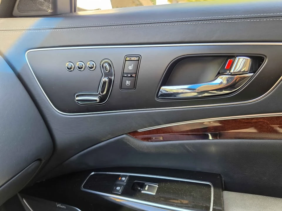 2015 Kia K900 - Image 13 of 16