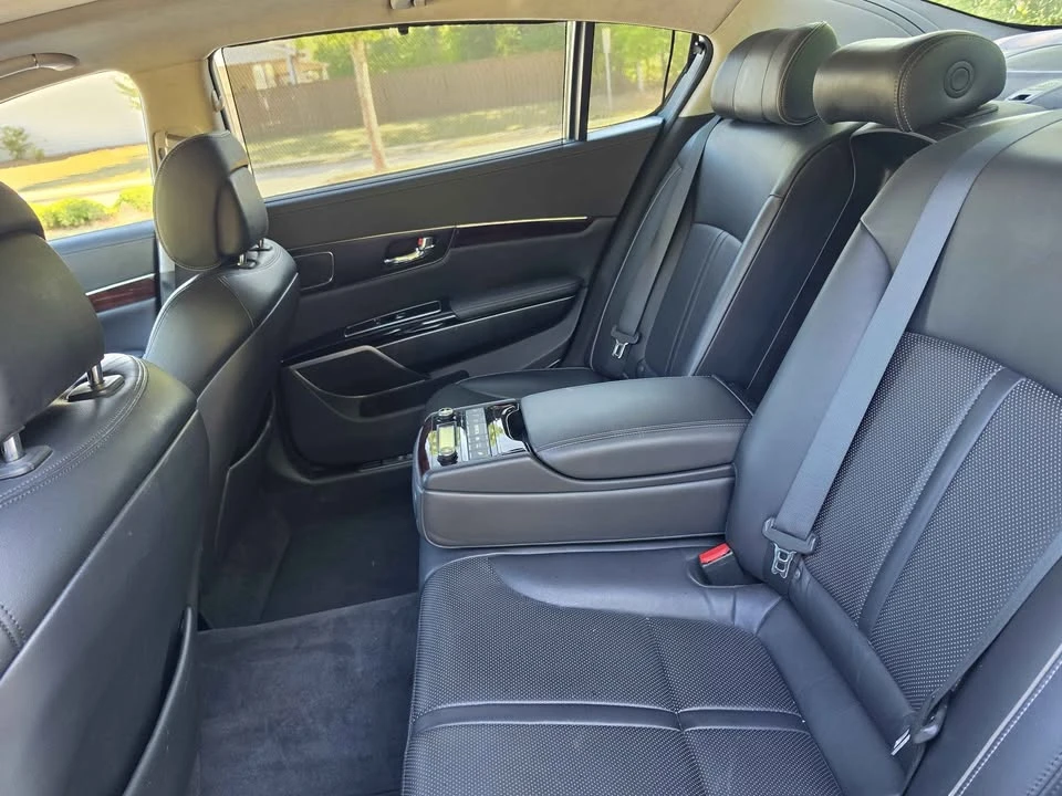 2015 Kia K900 - Image 9 of 16