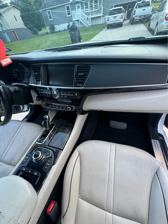 2015 Kia K900 - Image 16 of 17