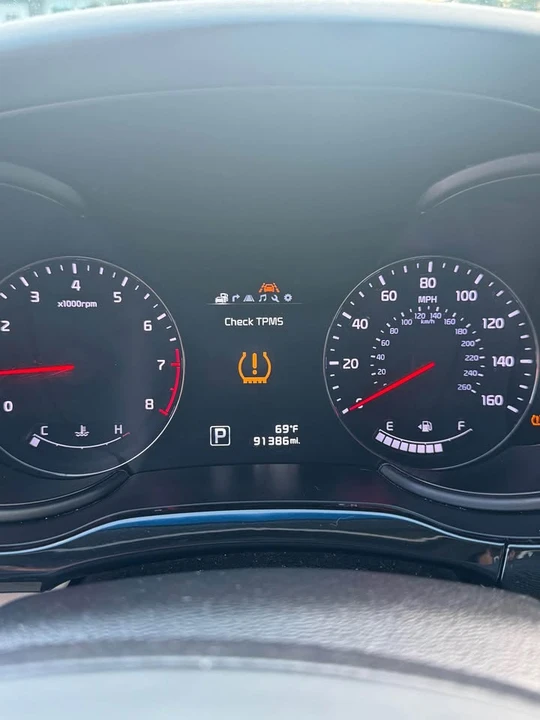 2015 Kia K900 - Image 7 of 17