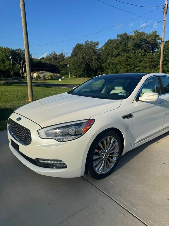 2015 Kia K900 - Image 2 of 17
