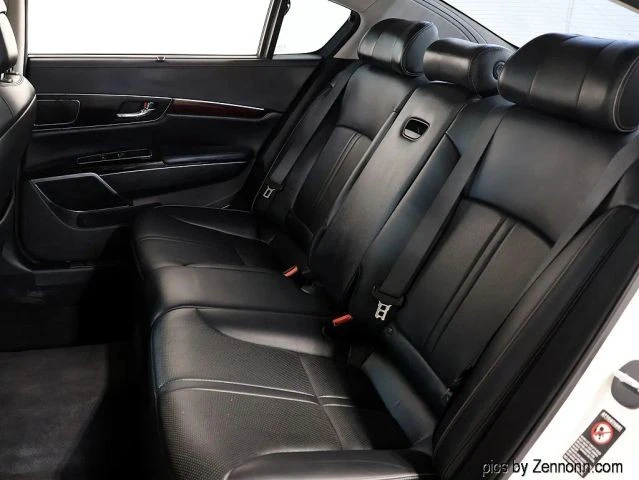 2015 Kia K900 - Image 13 of 21