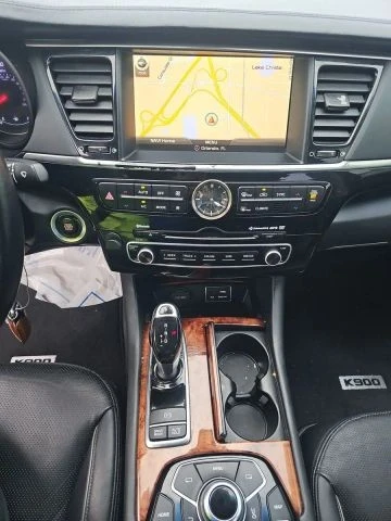 2015 Kia K900 - Image 10 of 14
