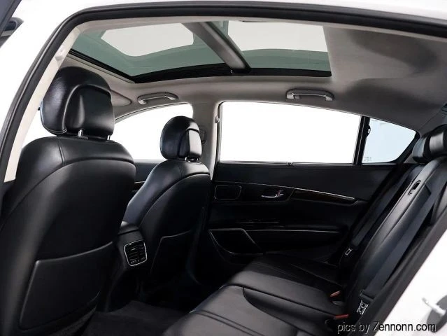2015 Kia K900 - Image 14 of 21