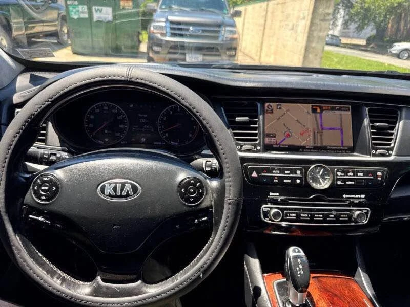 2015 Kia K900 - Image 12 of 20