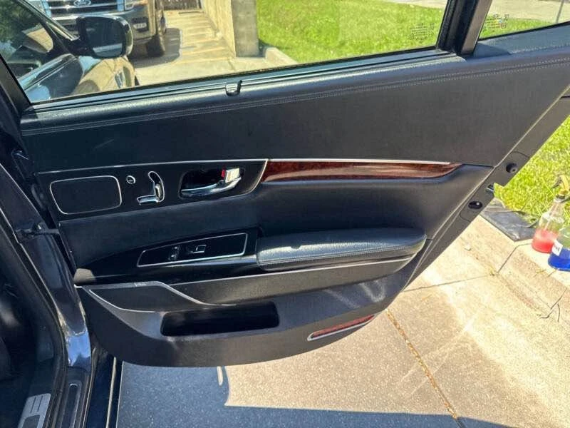 2015 Kia K900 - Image 18 of 20