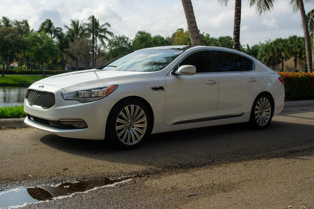 2015 Kia K900 - Image 11 of 31