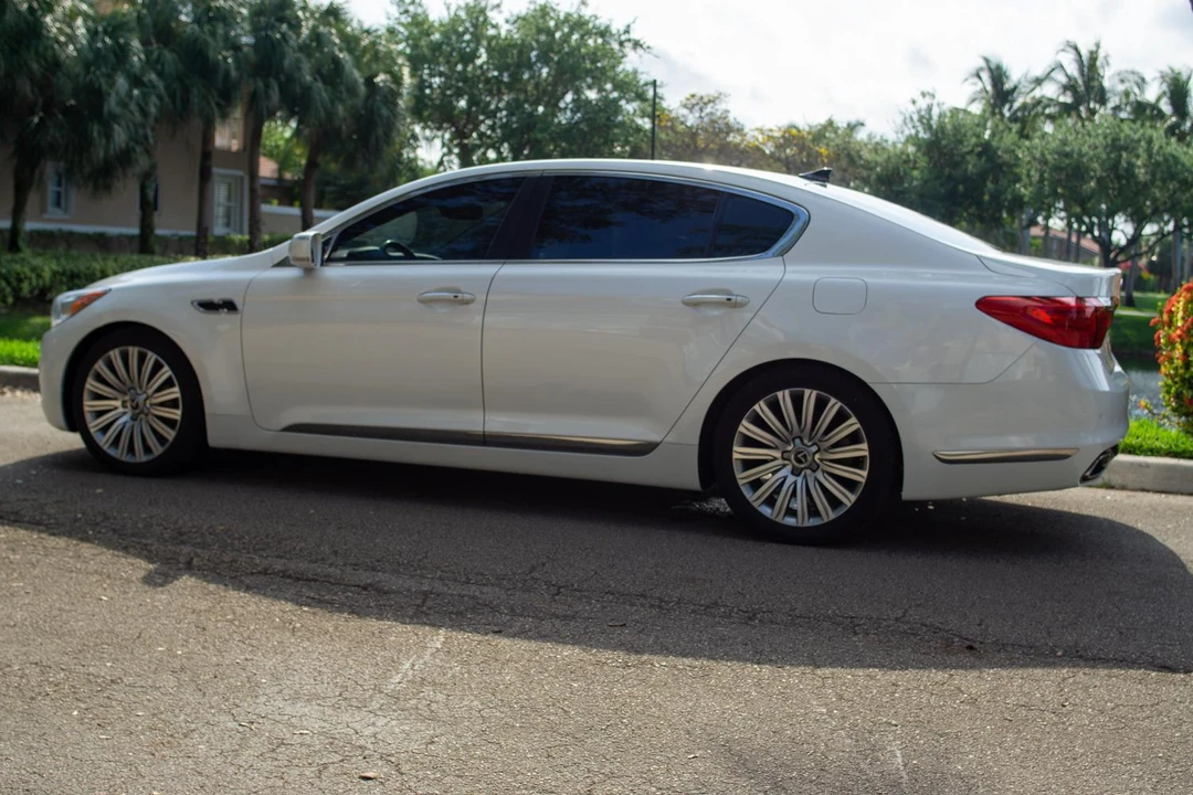 2015 Kia K900 - Image 15 of 31