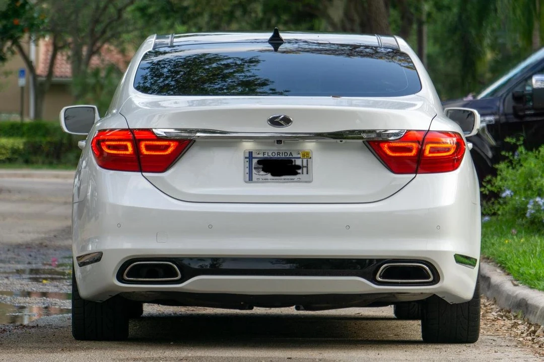 2015 Kia K900 - Image 5 of 31
