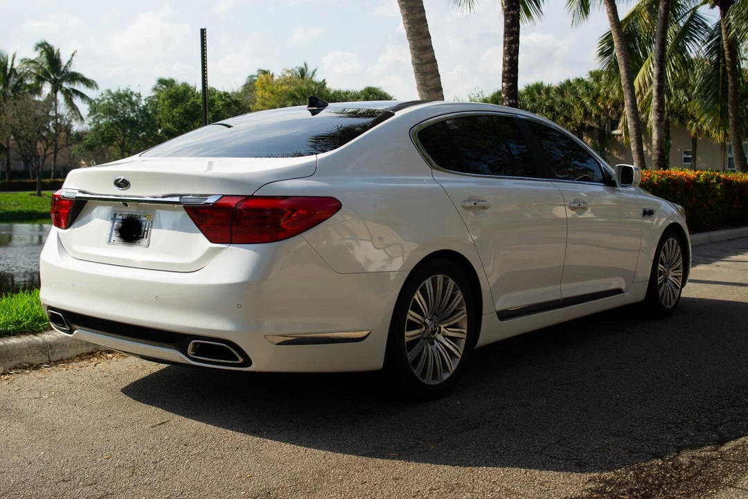 2015 Kia K900 - Image 23 of 31