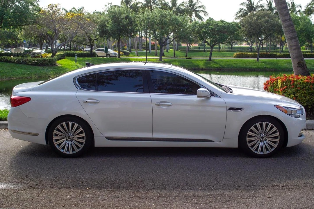 2015 Kia K900 - Image 3 of 31