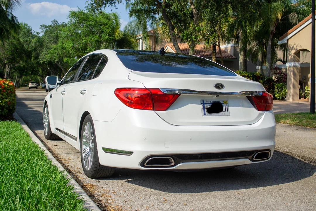 2015 Kia K900 - Image 19 of 31