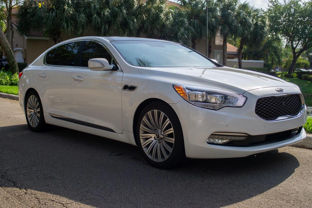 2015 Kia K900 - Image 28 of 31