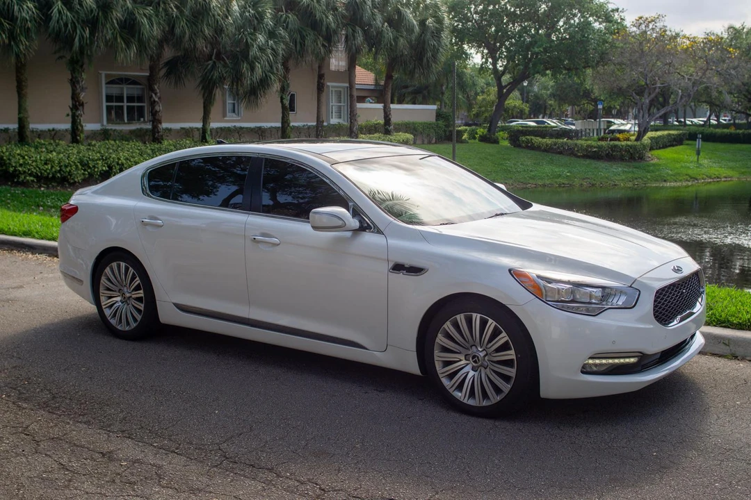 2015 Kia K900 - Image 27 of 31