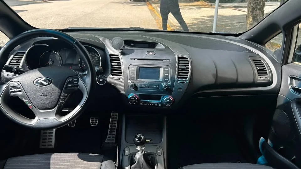 2015 Kia Forte - Image 5 of 19