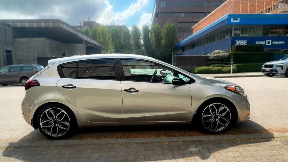 2015 Kia Forte - Image 17 of 19